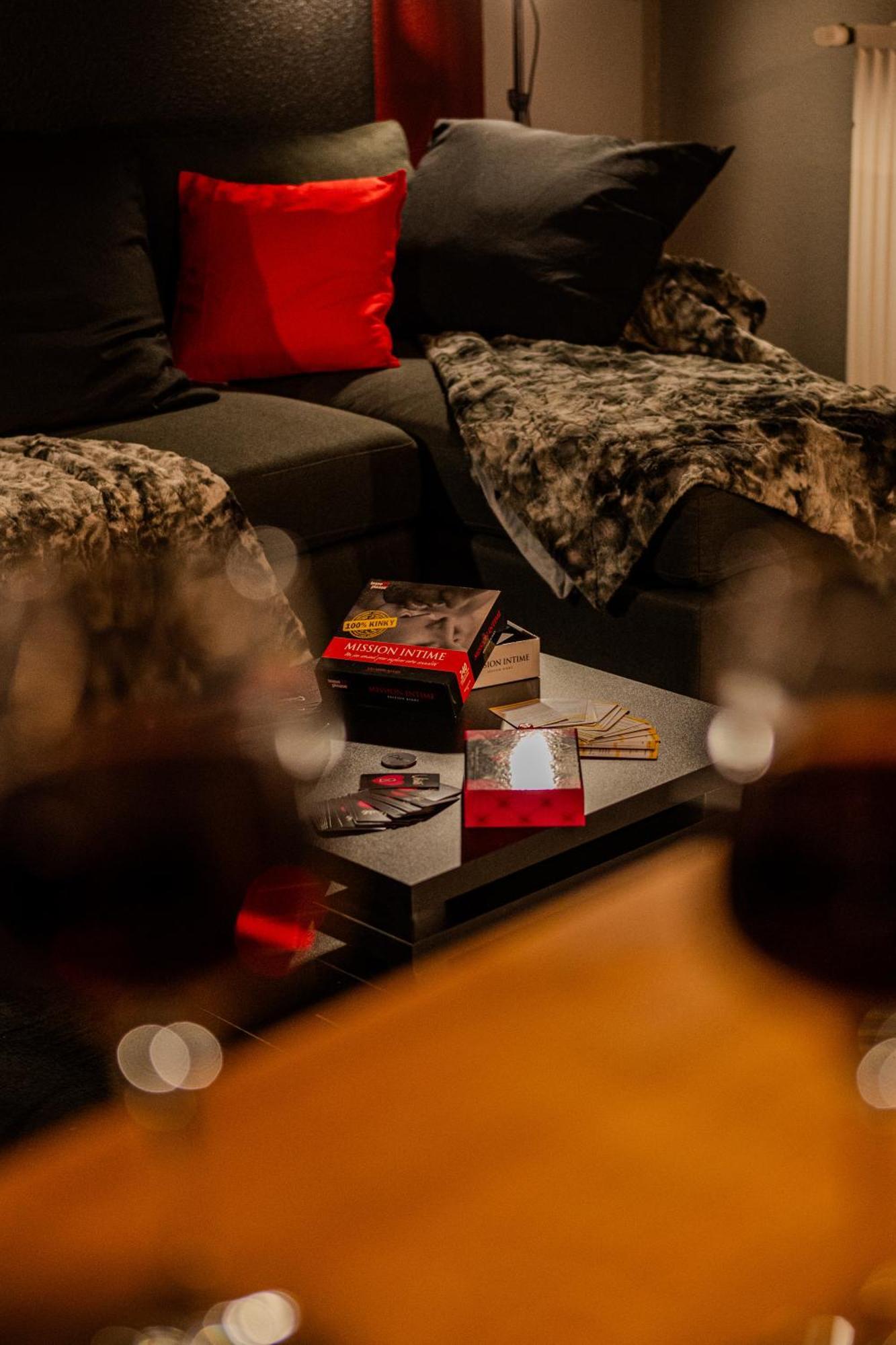 Cocon Sensuel - 50 Nuances - Les Cocons De Nath Appartement Montbéliard Buitenkant foto