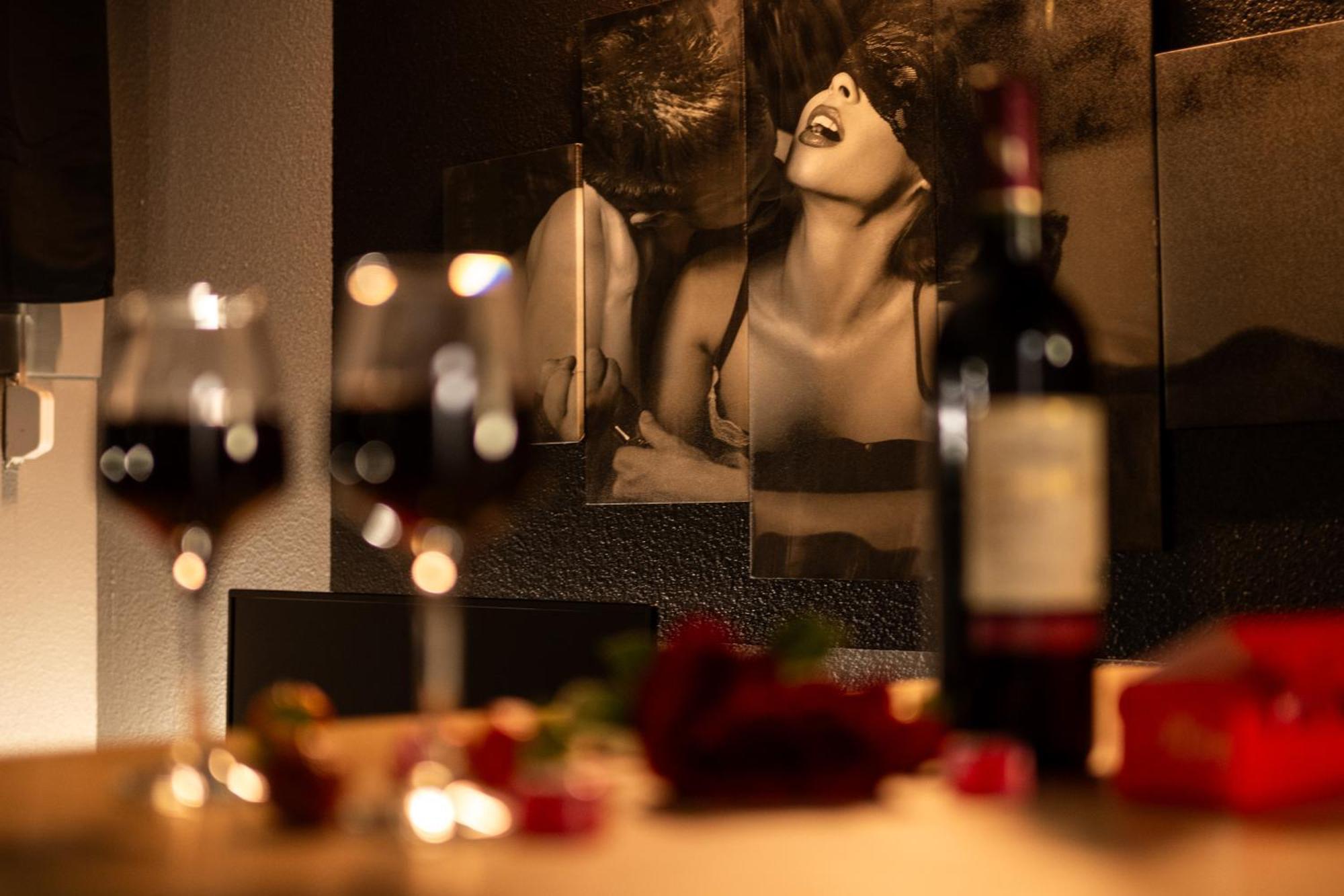 Cocon Sensuel - 50 Nuances - Les Cocons De Nath Appartement Montbéliard Buitenkant foto
